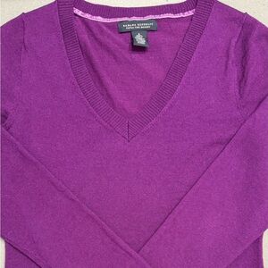 Banana Republic Extra Fine Merino Wool V-Neck Sweater Plum Purple S